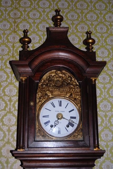 Antigo relogio de coluna