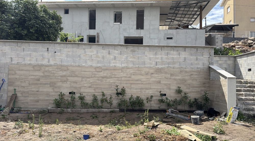 REMODELAÇÕES E CONSTRUÇÃO EM GERAL | DO CHÃO AO TELHADO