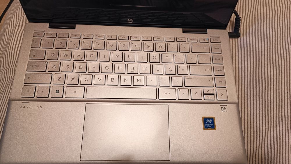 Portátil Híbrido HP Pavilion x-360 14-dy0012np Intel Pentium Gold