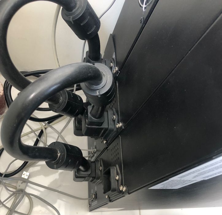 інвертор-бесперебійник Eaton 5px 1500iR з двума доп.блоками батарей