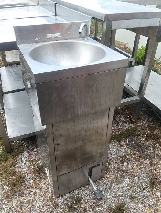 Pio de pedal em inox