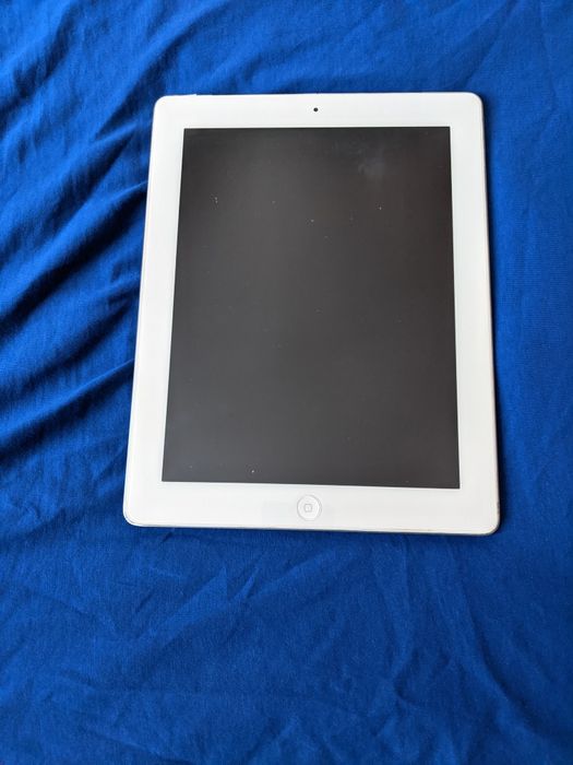 Планшет б/у iPad.
