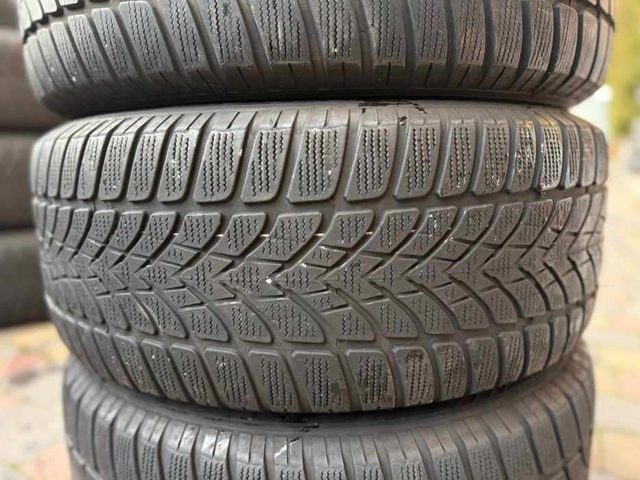 225/50R17 Dunlop зимова гума 2021 року