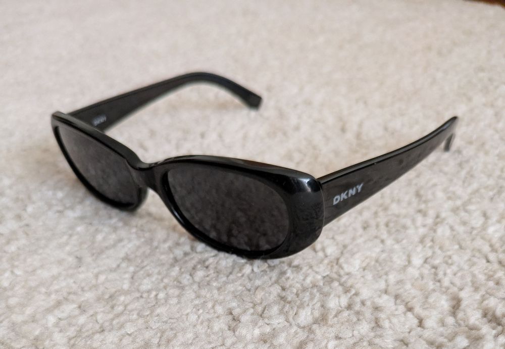 Óculos de sol DKNY