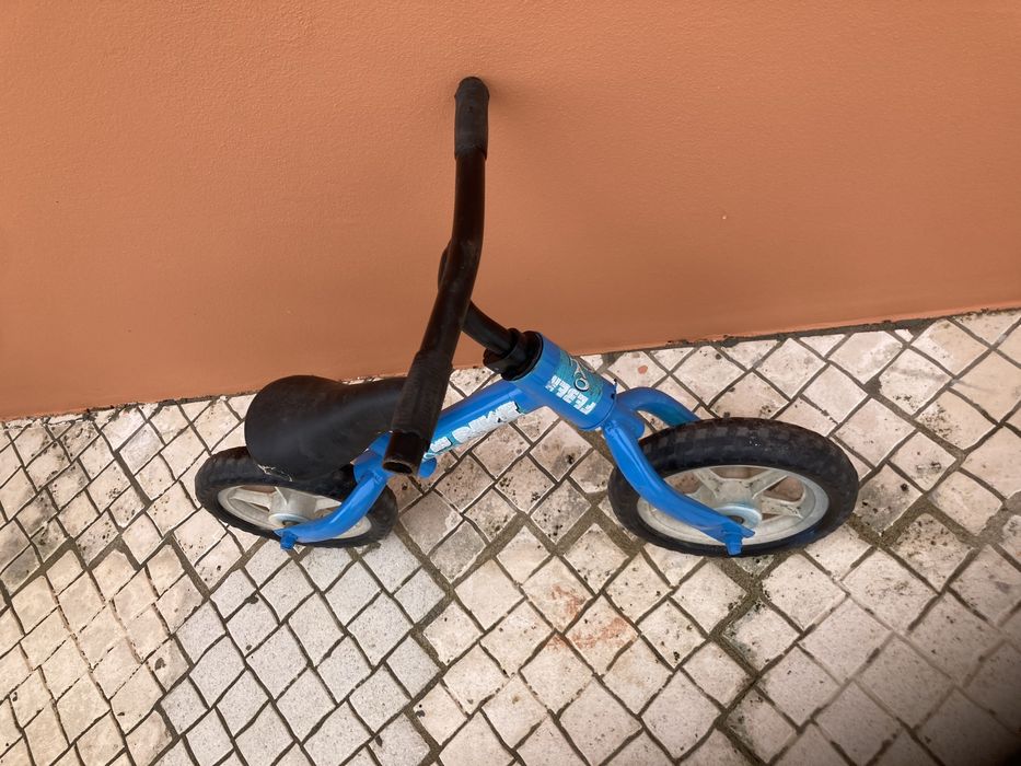 Andador para crianças em bom estado