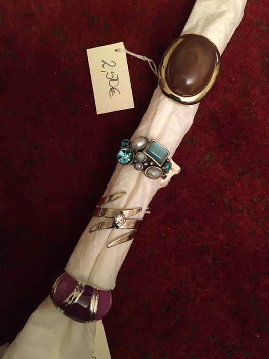 Varios Anéis com pedras