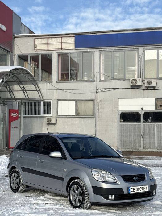 Продам киа рио !