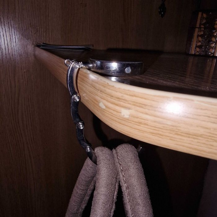 Składany uchwyt haczyk wieszak podblatowy na torebkę, matowy