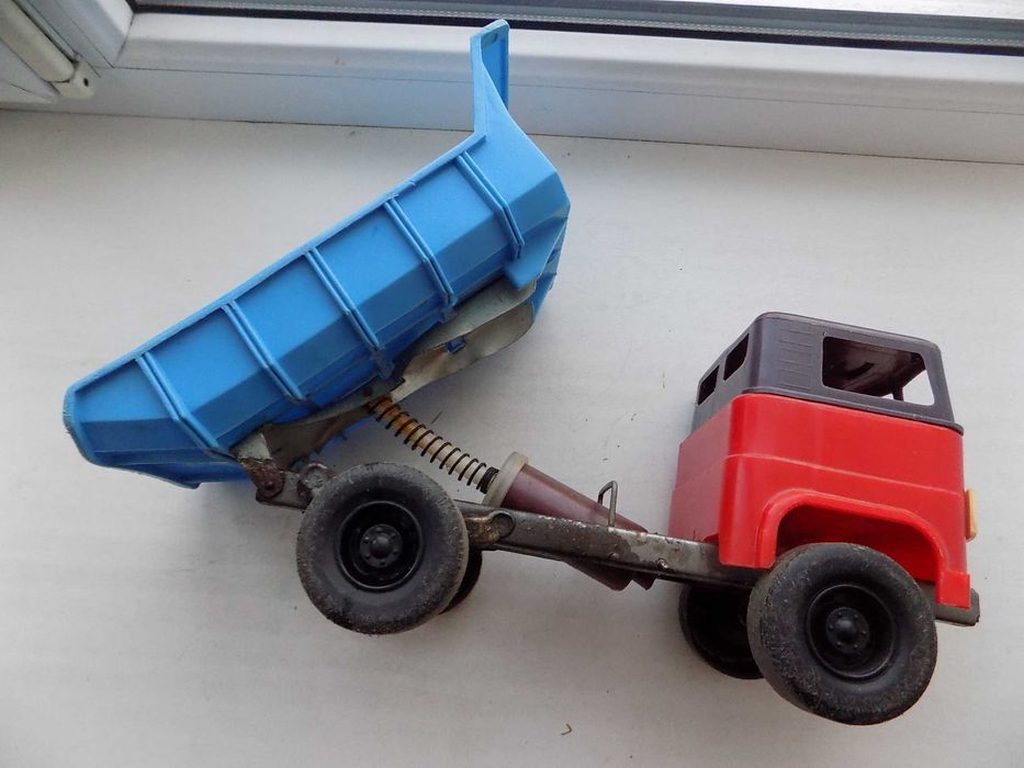 Игрушка машинка пластик металл СССР Грузовик Стрела