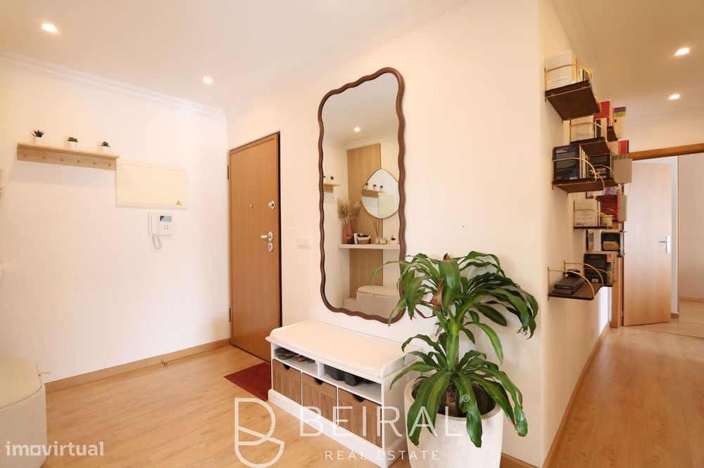 Apartamento T2 às portas de Lisboa, com varanda, vista e estacionamen