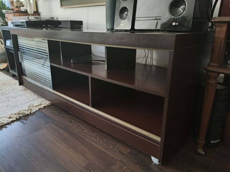 Móvel TV  - 150cm, com 50cm de largura e 56 altura