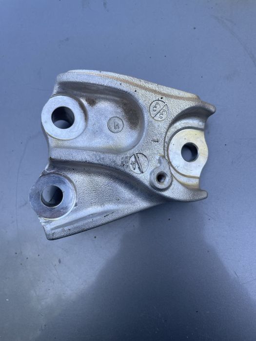 Кронштейн двигателя правый Honda Civic 4D (2006 - 2012)