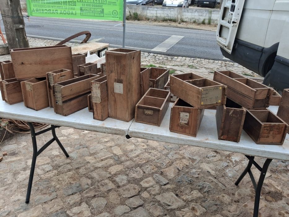 Caixas de drogaria em madeira