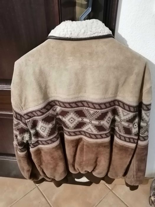 Blusão em. Camurça forrado