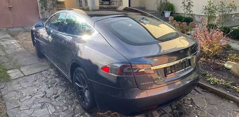 Tesla Model S 2018