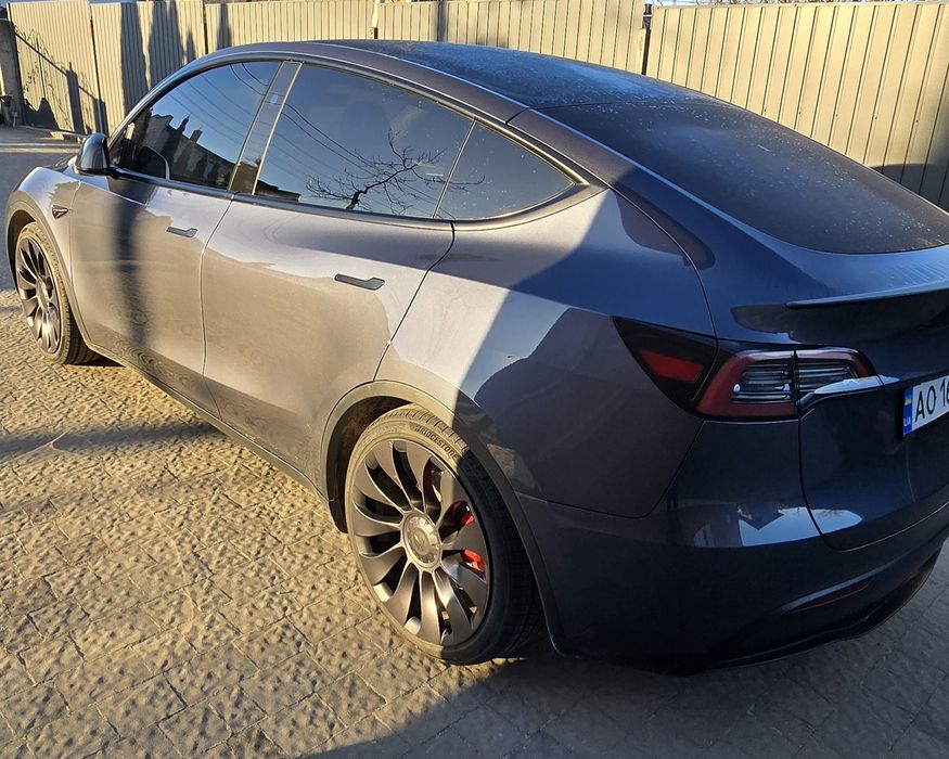 Tesla model Y performance