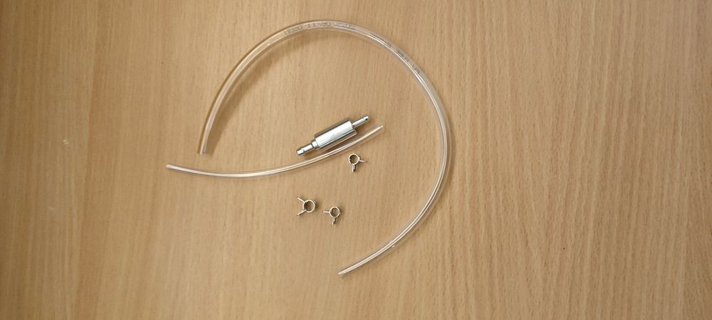 Комплект для прокачки тормозов на авто и мото .