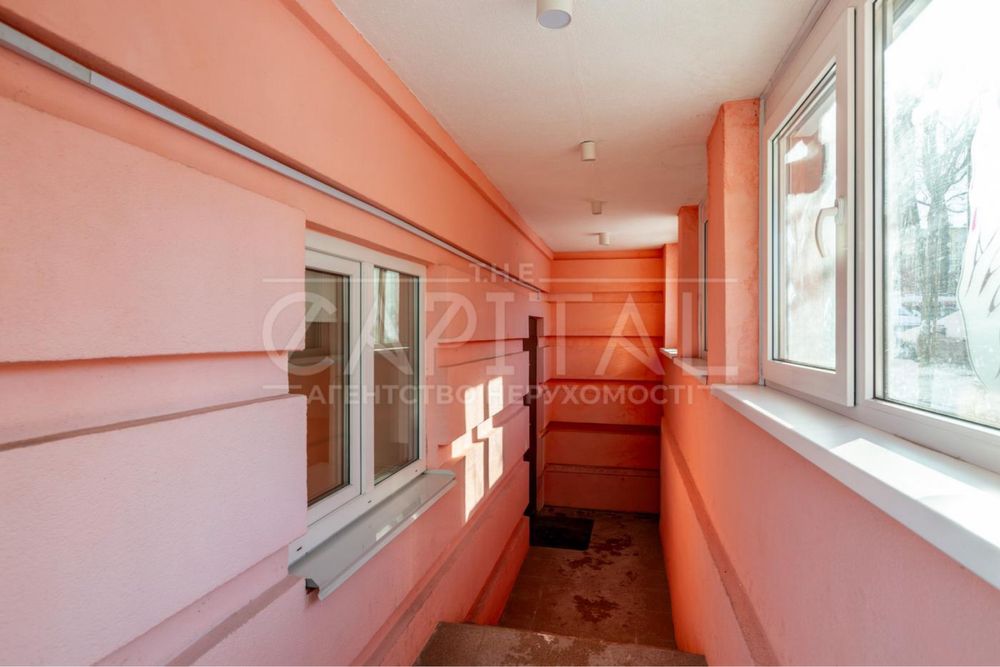 Продаж салону краси Ірпінь центр 58 м2 генератор