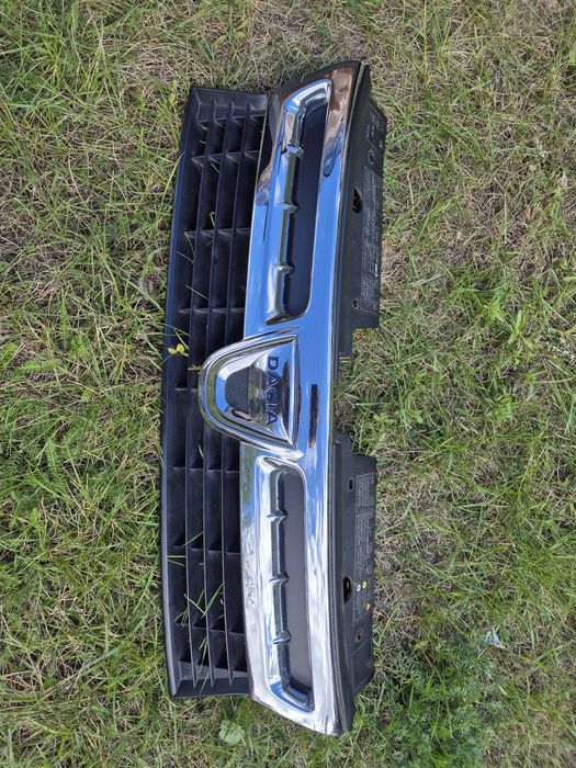 Dacia duster grill