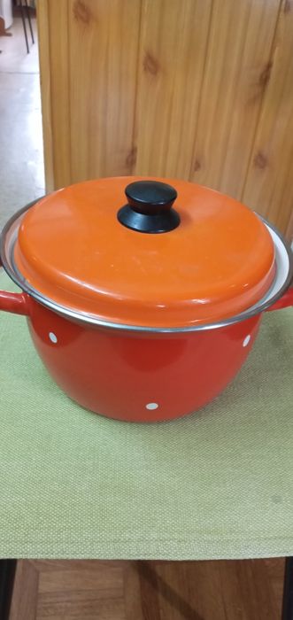 Кастрюля 3 л эмалированная в горошек,новая,  времен союза