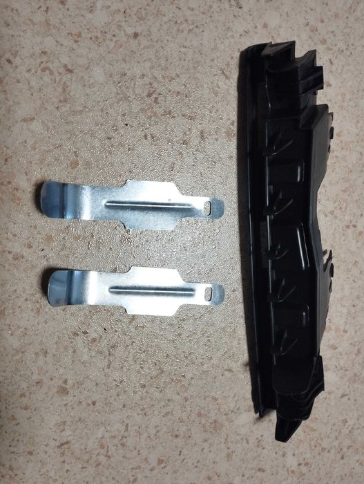 BMW 3 G20 G21 кріплення під фару 63118496142 кронштейн фари лівий 63118496141 правий