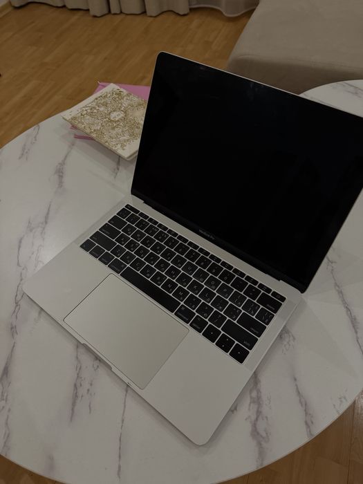 MacBook Pro 13ʼ (2017 рік)