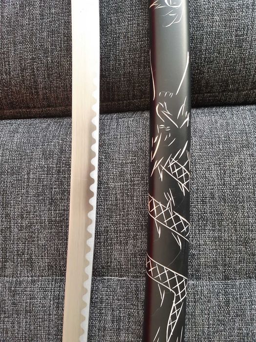 Miecz samurajski katana, czarny, metalowy, lekko naostrzony