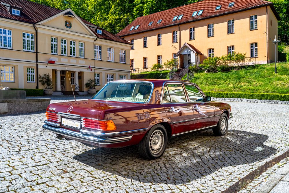 Klasyczny Mercedes S-Class z lat 70 do wynajęcia na ślub i inne okazje