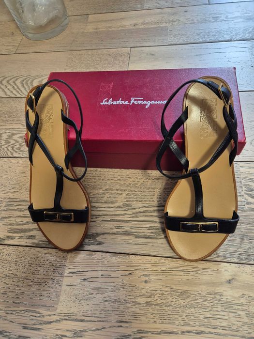 Sandałki Salvatore Ferragamo R.38