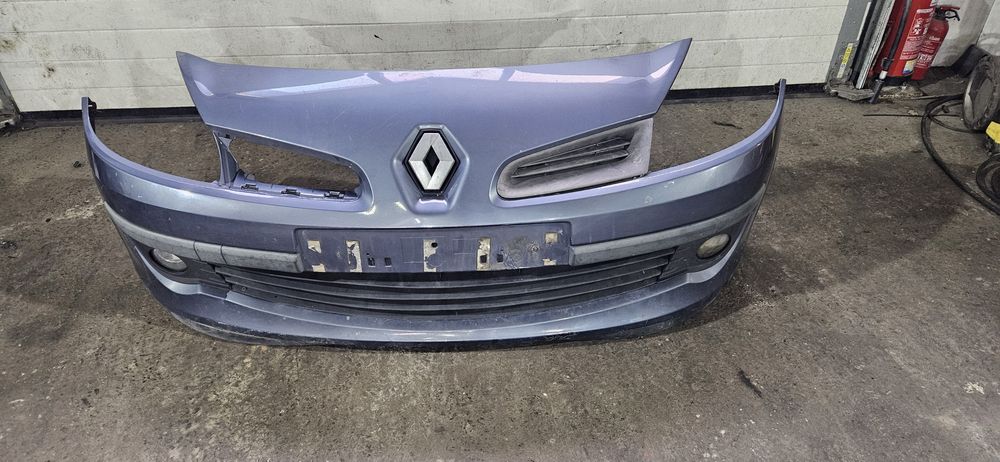 Renault Clio III Zderzak Przód