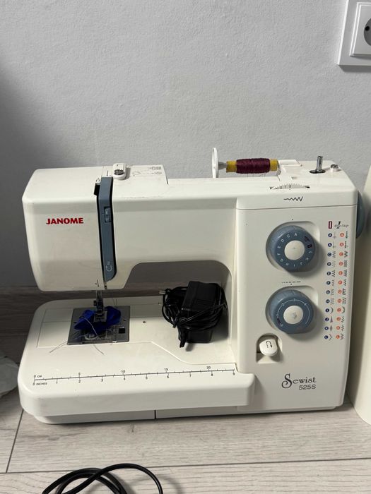 Швейна машина Janome Sewist 525S