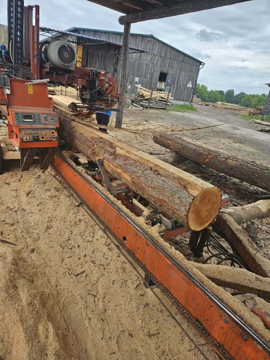 TARTAK MOBILNY.
DOJAZD GRATIS
Mamy do zaoferowania usługi tartaczne.
O