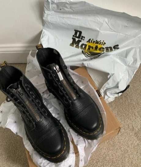 Dr. Martens Sinclair PlatformBootie 39