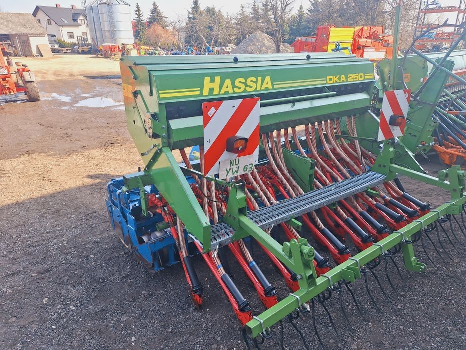 Agregat uprawowo-siewny 2,5m nadbudowany  Rabe Werk  Hassia stan bdb nie Amazone kuhn