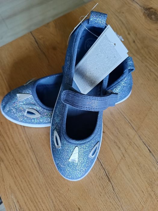 Buty dla dziewczynki na rzep