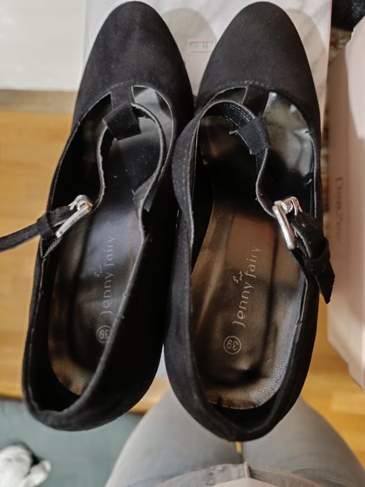 Eleganckie czółenka na obcasie