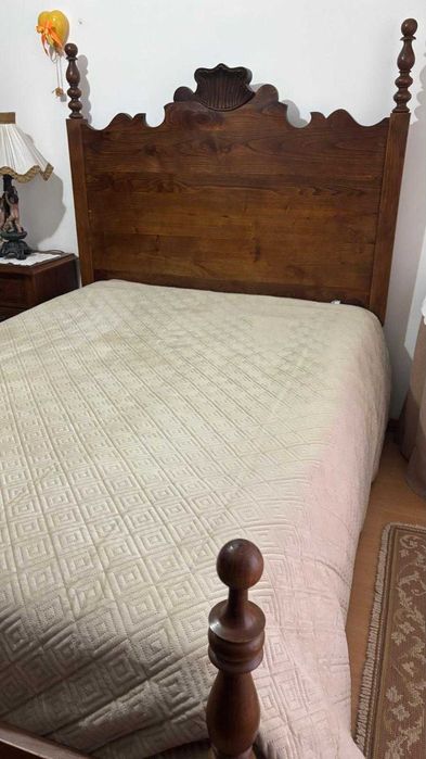 Cama de Madeira Solteiro ou Casal - EXCELENTE ESTADO