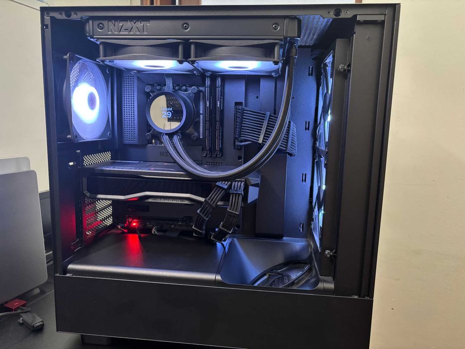 PC Gamer High-End | Intel Core i7 13700k | 32Gb RAM DDR5 | 2.5Tb SSD NVMe | GPU AMD RX 7900XT 20Gb