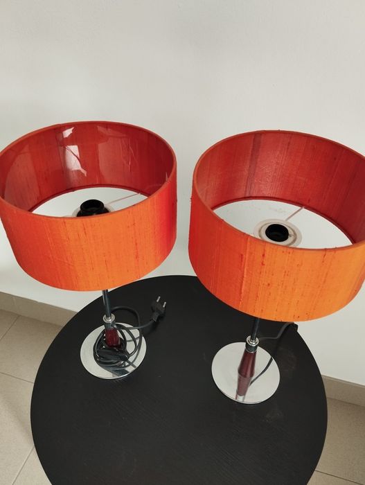 Candeeiros de Mesa pequenos em metal com abajur laranja