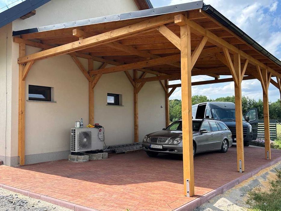 Altany, wiaty, garaże.