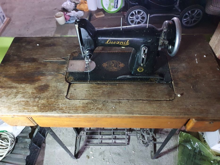 Łucznik.. maszyna do szycia