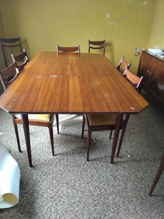 Mesa de sala c/ 8 cadeiras