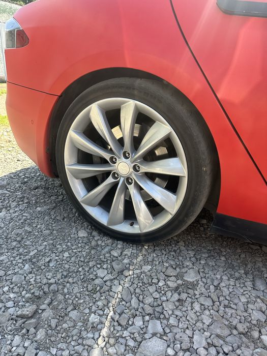 Продам диски Tesla R21