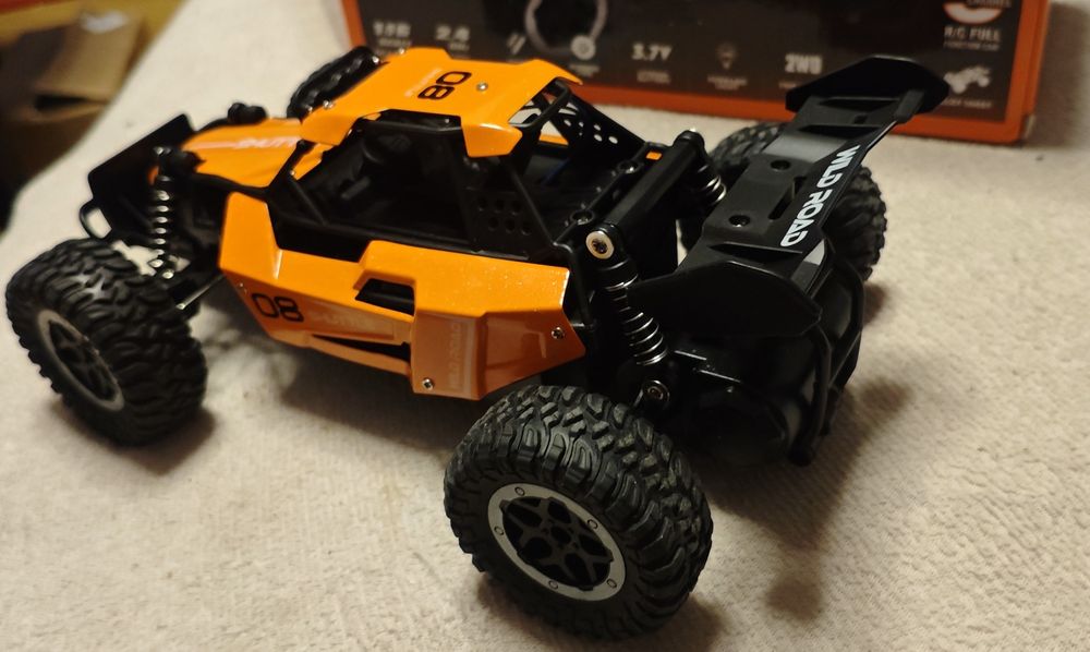 Samochód sterowany zdalnie, RC Auto 2,4 GHz, 1:16, 20 km/h