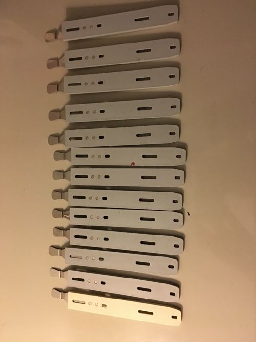 sanki do montażu dysków w komputerze stacjonarnym