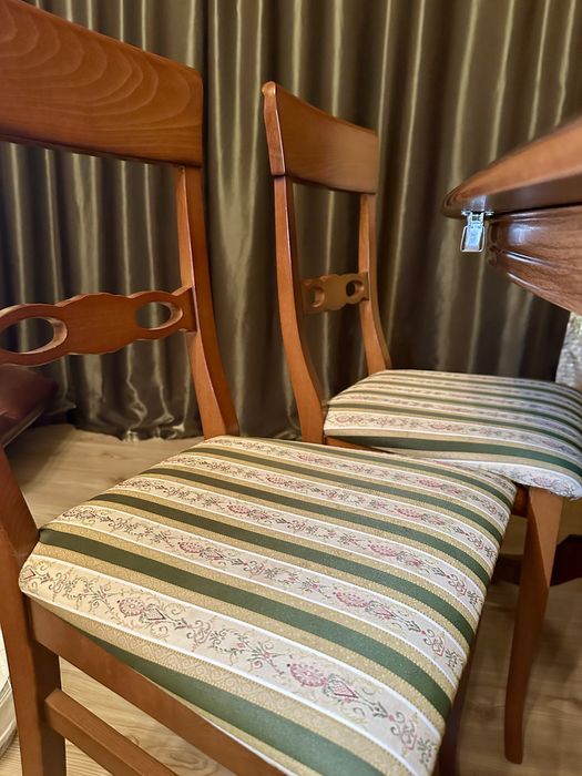 Стіл дубовий італійський зі стільцями