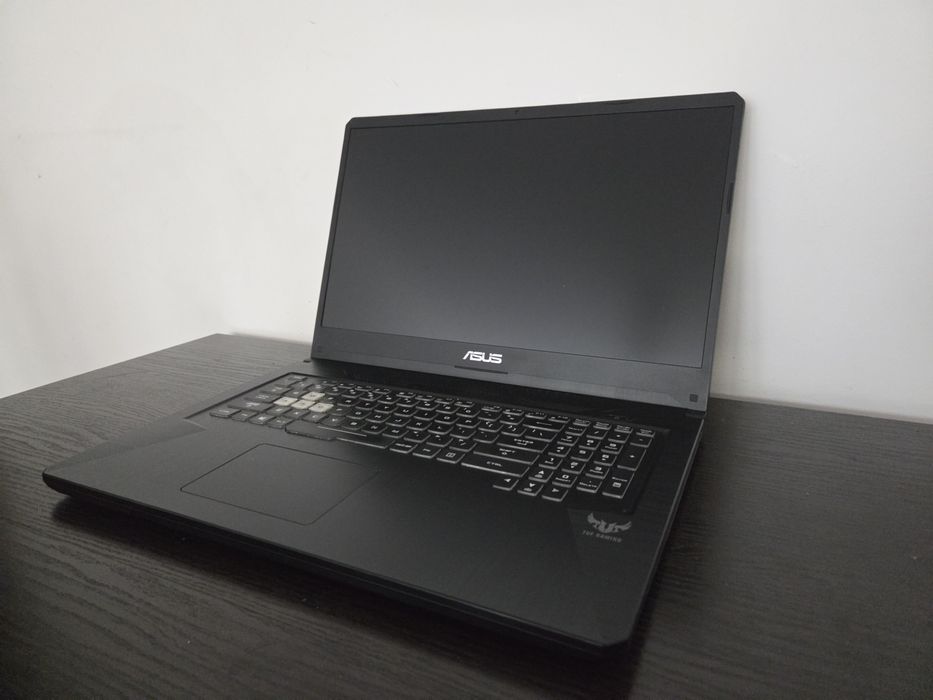 ASUS TUF Gaming 17,3, + Windows , AMD Ryzen 5, 2,1 ghz 8GB 512GB