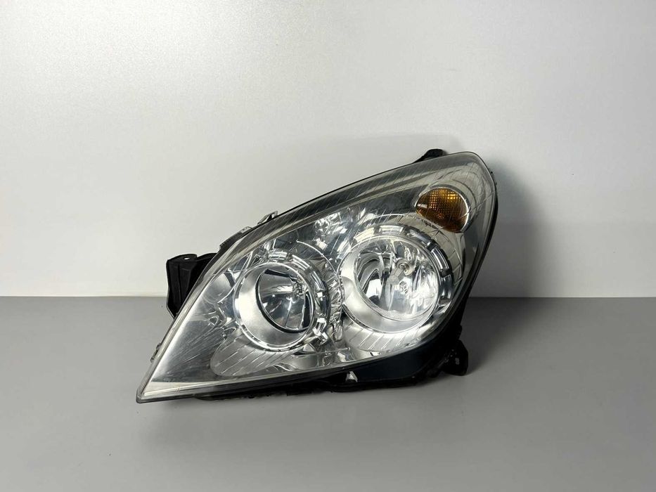 Фара ліва Opel Astra H (2007-2010р.в)