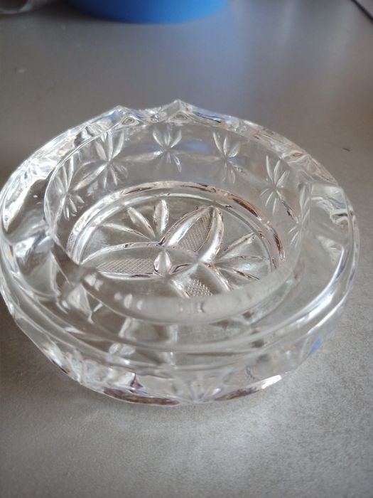 Пепельница. Хрусталь.