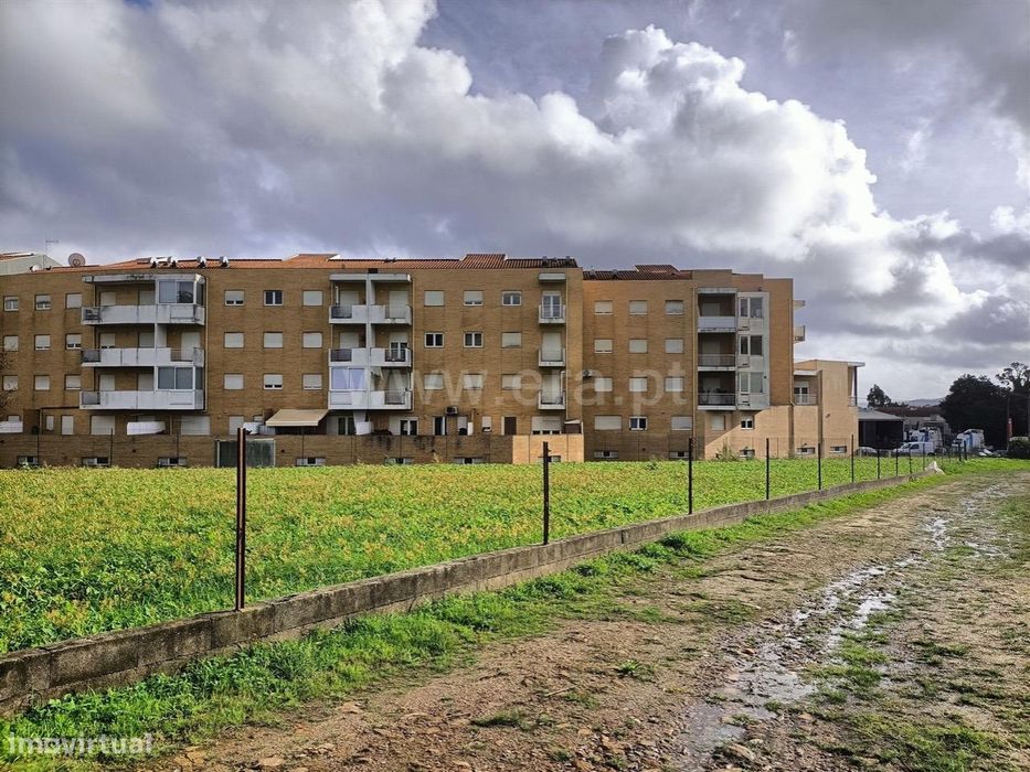 Terreno para construção em altura em Rebordosa - Paredes